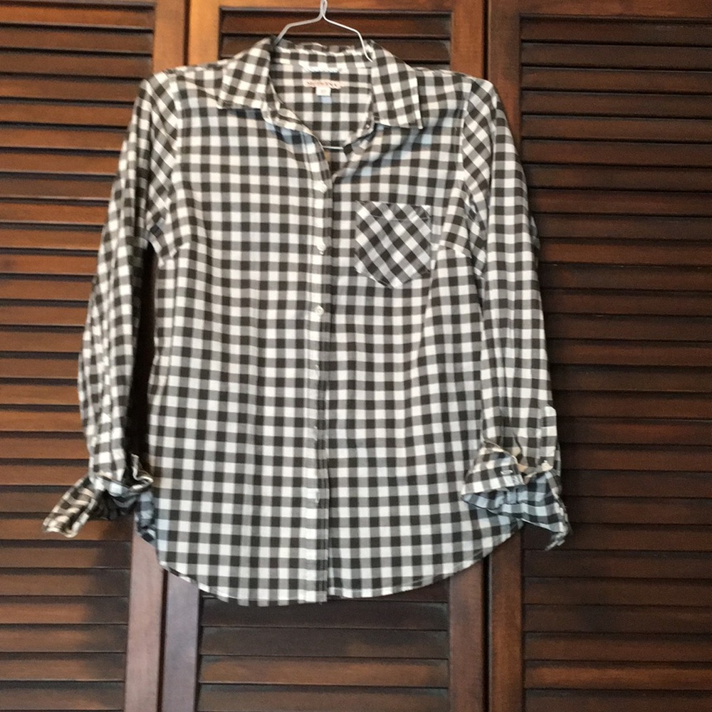 Black and white button up blouse